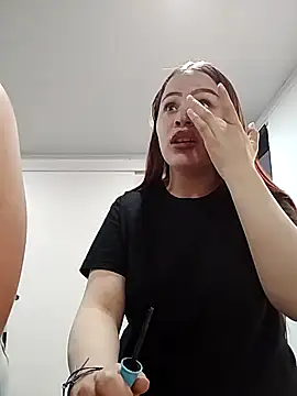 Snapshot of Crystaa12 chatting on 02/11/26, 12:32 Crystaa12 online show from 02/11/26, 12:32