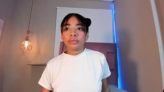 Scarlet Vixen  online show from 04/04/26, 12:24