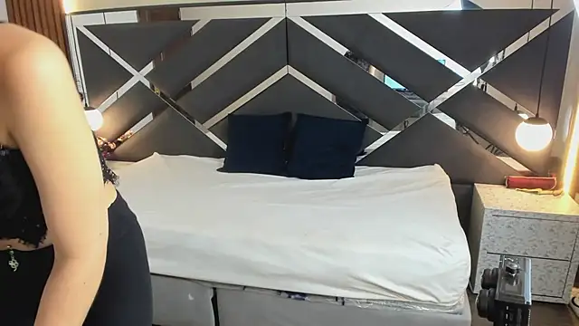 Ambarross  online show from 03/09/26, 12:53