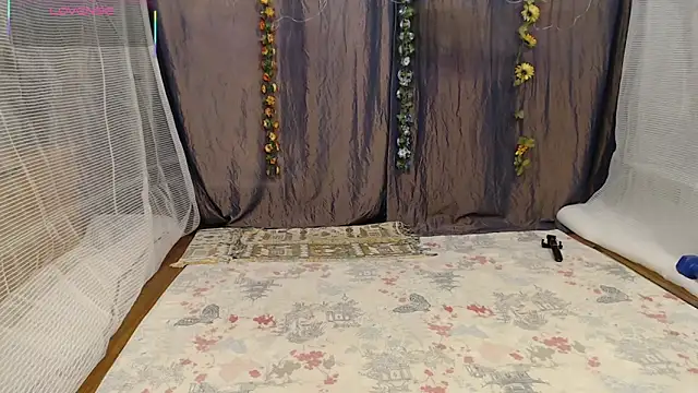 KatelinPepperworth online show from 04/05/26, 04:26