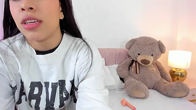 Snapshot of _Caamilaa_ chatting on 01/15/26, 07:06 Caamilaa online show from 01/15/26, 07:06