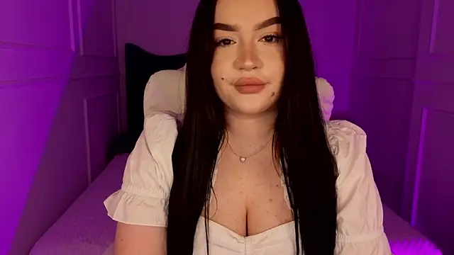 tinafox  online show from 03/24/26, 10:42