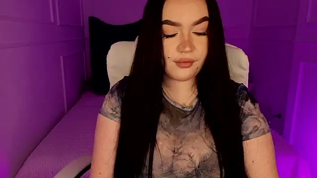 tinafox  online show from 04/09/26, 07:14