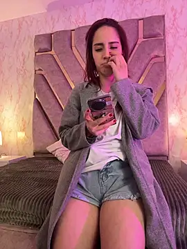 elodie rouge online show from 04/08/26, 12:16