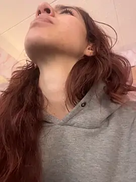 elodie rouge online show from 05/12/26, 12:13