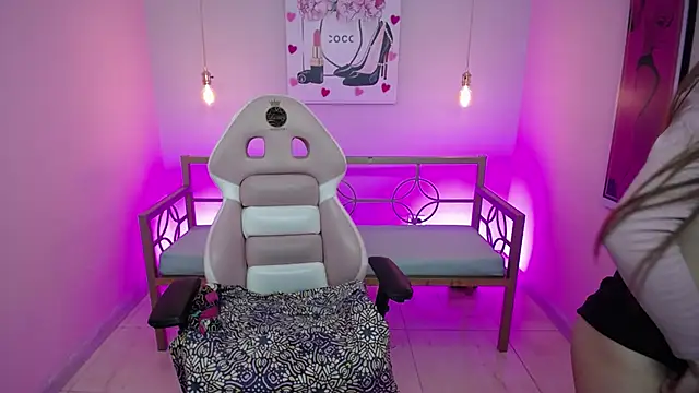 Snapshot of Ashley_benson_x chatting on 03/03/26, 08:37 Ashley benson x online show from 03/03/26, 08:37