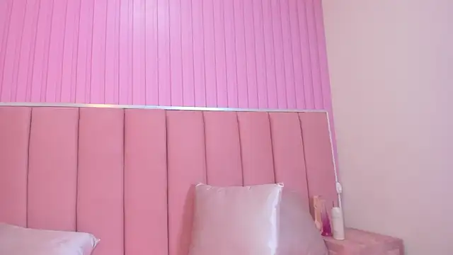 Snapshot of Zoehoney_hl chatting on 02/07/26, 08:40 Zoehoney hl online show from 02/07/26, 08:40