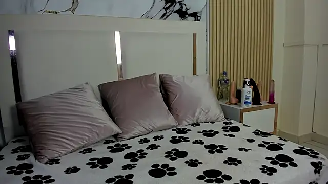 Zoehoney hl online show from 03/27/26, 08:26