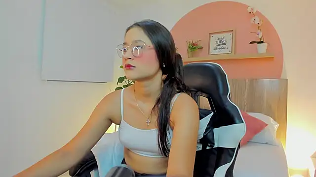 ivette swan online show from 04/18/26, 07:51