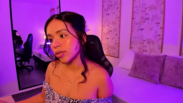 Snapshot of rubby_grundy chatting on 02/17/26, 02:19 rubby grundy online show from 02/17/26, 02:19