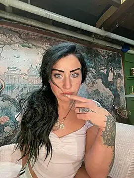 valayan0ire online show from 01/15/26, 03:44