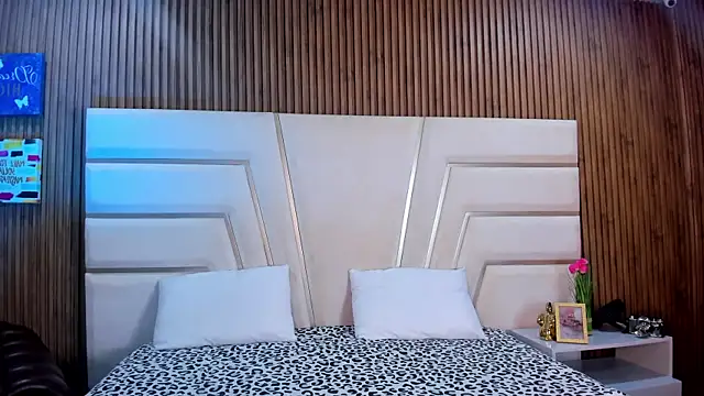 Xara Shadow online show from 03/10/26, 10:37