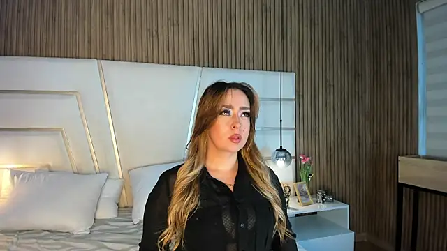 Xara Shadow online show from 04/17/26, 10:57