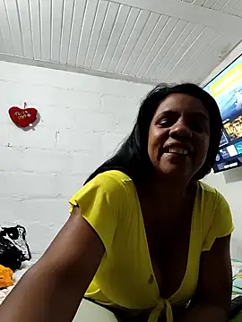Snapshot of Zeyllyjhonson chatting on 06/19/26, 11:30 Zeyllyjhonson online show from 06/19/26, 11:30