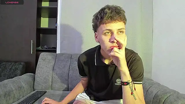 Snapshot of Two_sexboys chatting on 02/12/26, 07:36 Two sexboys online show from 02/12/26, 07:36