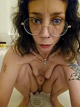 xxEMMxxx online show from 02/25/26, 07:18