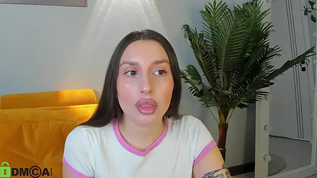 Snapshot of Celine_Coello chatting on 02/04/26, 04:07 Celine Coello online show from 02/04/26, 04:07