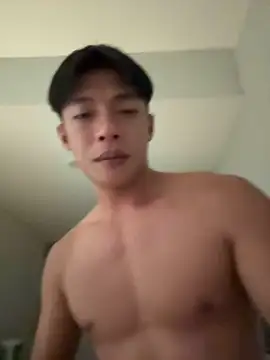 Yooo17 online show from 06/19/26, 06:01