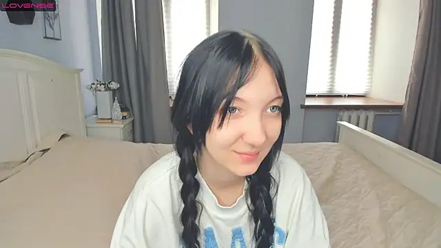 Snapshot of RoxanneComisky chatting on 02/06/26, 08:40 RoxanneComisky online show from 02/06/26, 08:40