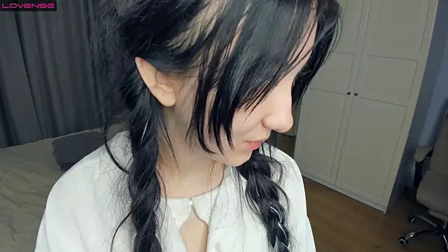 Snapshot of RoxanneComisky chatting on 02/07/26, 07:01 RoxanneComisky online show from 02/07/26, 07:01