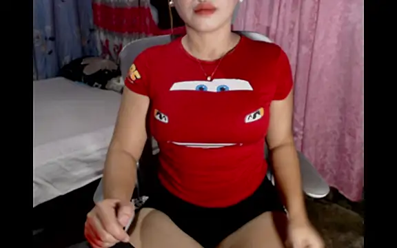 Snapshot of pinay_mayahiga chatting on 07/18/26, 01:48 pinay mayahiga online show from 07/18/26, 01:48