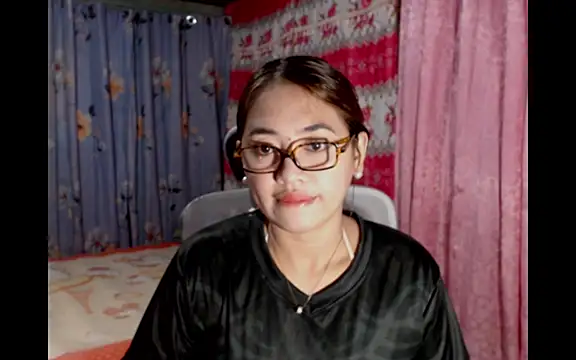 Snapshot of pinay_mayahiga chatting on 07/19/26, 01:26 pinay mayahiga online show from 07/19/26, 01:26