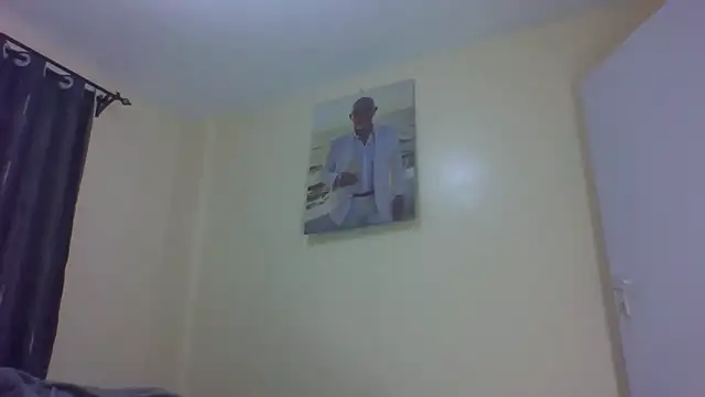 Snapshot of vhahangwele12 chatting on 04/25/26, 01:41 vhahangwele12 online show from 04/25/26, 01:41