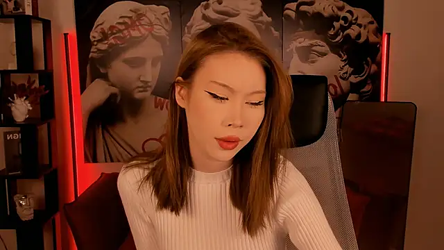 Snapshot of SarahRice chatting on 02/16/26, 04:58 SarahRice online show from 02/16/26, 04:58