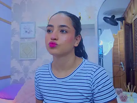 Emma Thompssonn online show from 03/09/26, 11:47