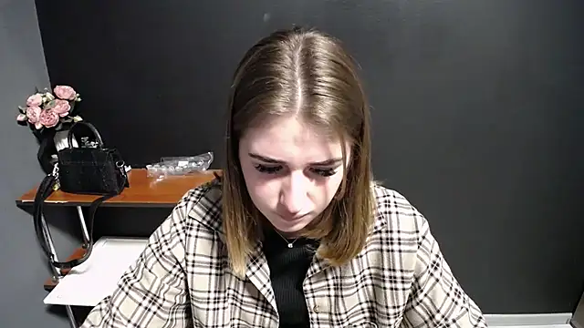 Snapshot of Sunny_siren chatting on 01/15/26, 01:48 Sunny siren online show from 01/15/26, 01:48