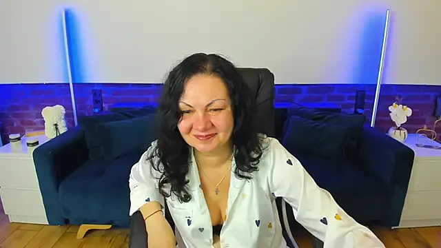 IrissMoon online show from 03/06/26, 06:43