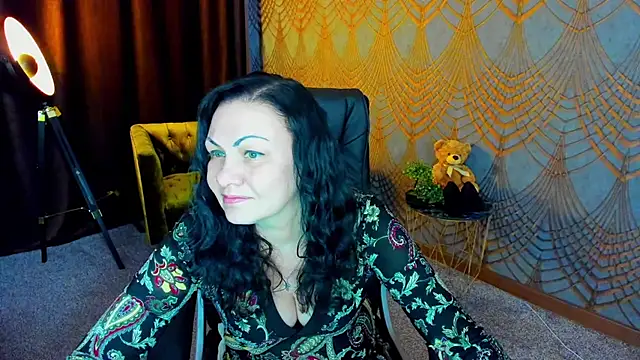 IrissMoon online show from 04/14/26, 05:46