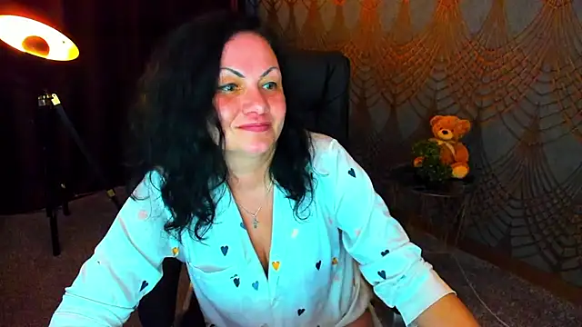 IrissMoon online show from 05/21/26, 04:19