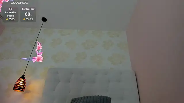 HANA RUSSO online show from 06/06/26, 12:21