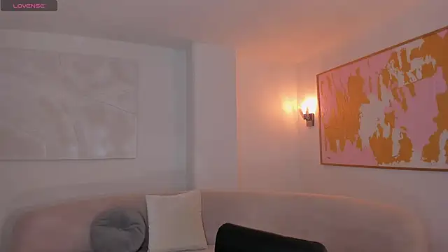 BellaThompsonX online show from 04/19/26, 11:40