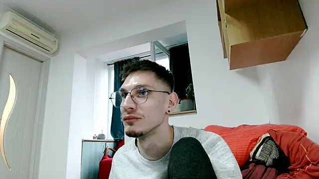 Snapshot of Crista-Elio chatting on 02/21/26, 03:02 Crista-Elio online show from 02/21/26, 03:02