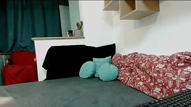 Snapshot of Crista-Elio chatting on 02/23/26, 04:04 Crista-Elio online show from 02/23/26, 04:04