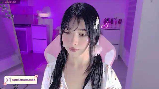 Snapshot of Blush_Marie chatting on 04/28/26, 11:32 Blush Marie online show from 04/28/26, 11:32