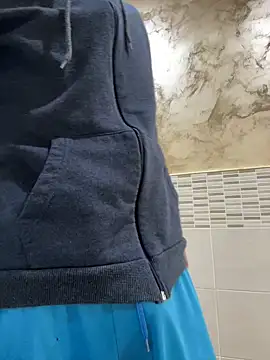 piccolo2002 online show from 04/05/26, 07:27