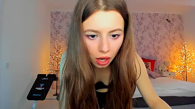 Snapshot of Hot_Molly5 chatting on 02/15/26, 10:58 Hot Molly5 online show from 02/15/26, 10:58