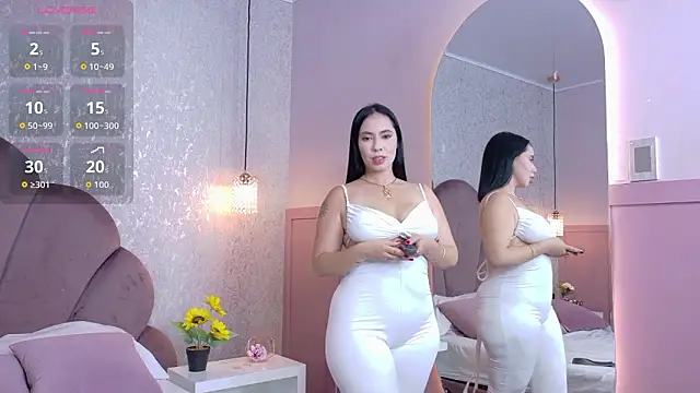 Snapshot of Sienna-Gold chatting on 01/19/26, 01:59 Sienna-Gold online show from 01/19/26, 01:59