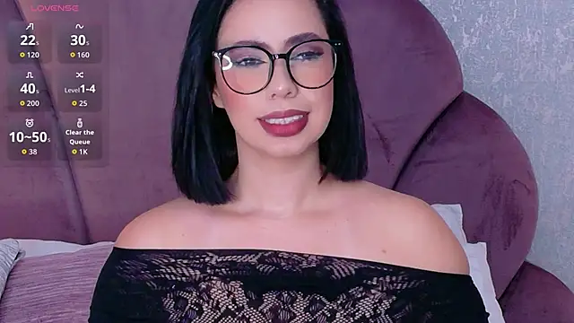 Snapshot of Sienna-Gold chatting on 06/03/26, 02:33 Sienna-Gold online show from 06/03/26, 02:33