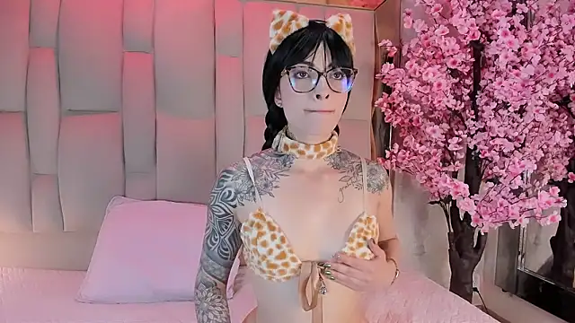 JuneCollins online show from 03/30/26, 08:21