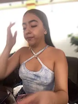 AuroraJohns Pink online show from 02/14/26, 05:53