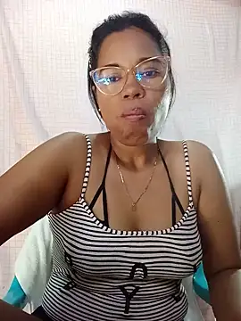 Snapshot of Yandris_1212 chatting on 07/17/26, 01:51 Yandris 1212 online show from 07/17/26, 01:51