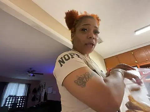 Snapshot of nikdicsucka chatting on 02/11/26, 12:54 nikdicsucka online show from 02/11/26, 12:54