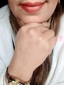 Naughty-Yousra online show from 03/06/26, 09:22