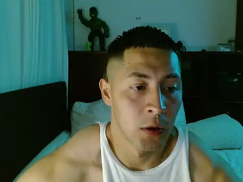Snapshot of Spilios_low chatting on 07/05/26, 03:13 Spilios low online show from 07/05/26, 03:13