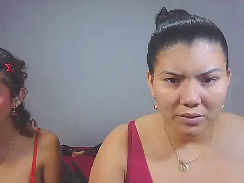 Helena-Paola online show from 02/04/26, 05:13