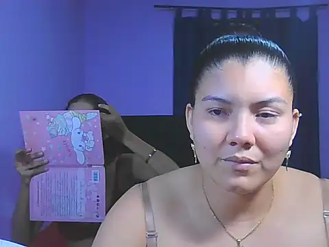 Helena-Paola online show from 02/08/26, 05:00